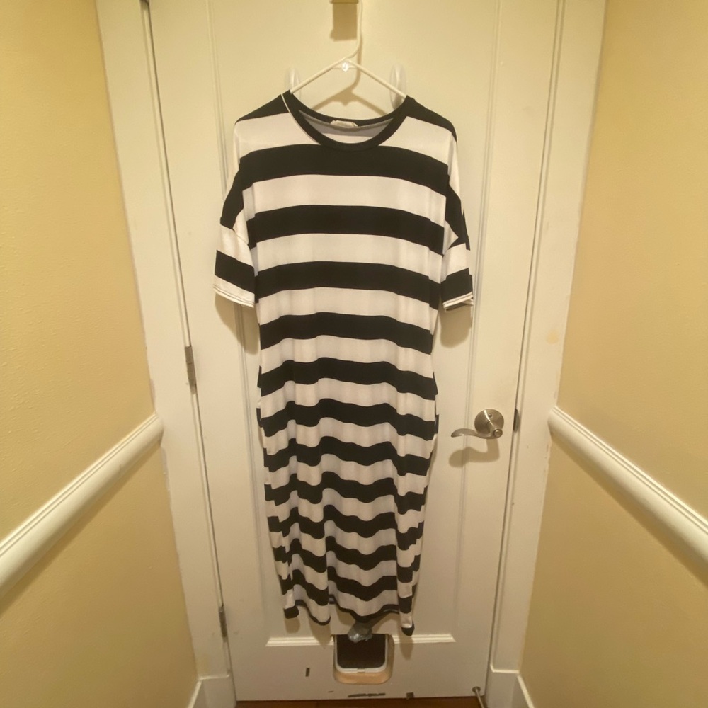 Black and White MIDI Striped Dress